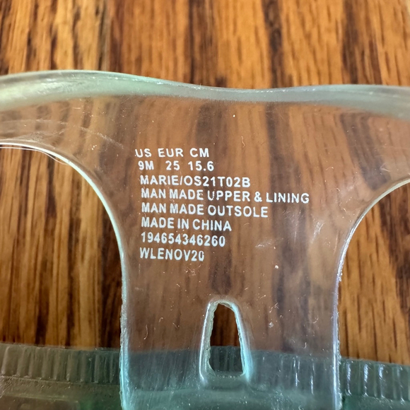 Girls' OshKosh B’Gosh Rainbow Jelly Sandals 9 M US Pink Yellow Blue - Picture 2 of 3